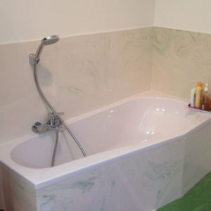 Salle de bains sans corvée de nettoyage des joints