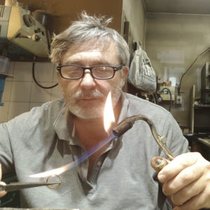 Le bijoutier joaillier Pierre Cabrera