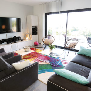 Explosion de couleurs dans une pièce à vivre