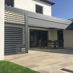 Pergola  bioclimatique à Pins-Justaret