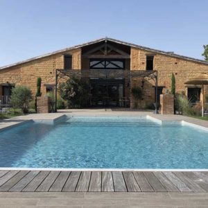 Pergola et verrières au Mas Tolosa