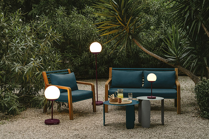table assise chaise lounge luminaire canape exterieur jardin