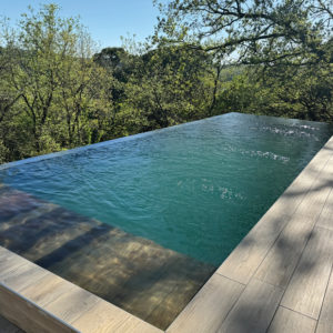 La piscine qui tombe à pic