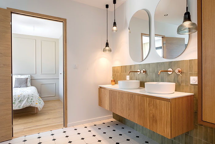 Accès depuis la salle de bains vers la chambre