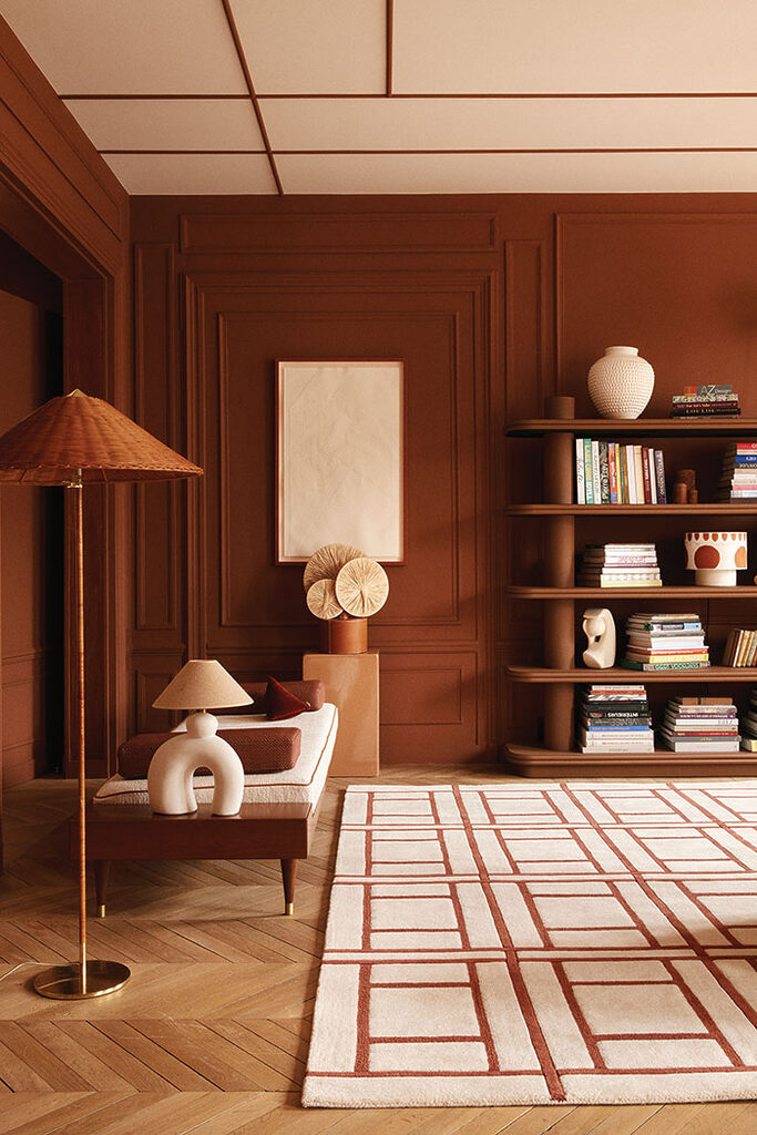 Intérieur chaleureux avec tapis clair et couleur terre cuite