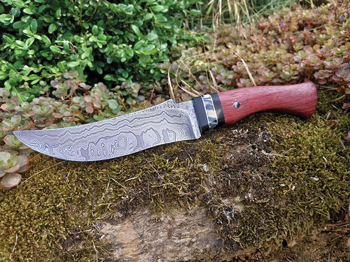 Couteau primitif bushcraft