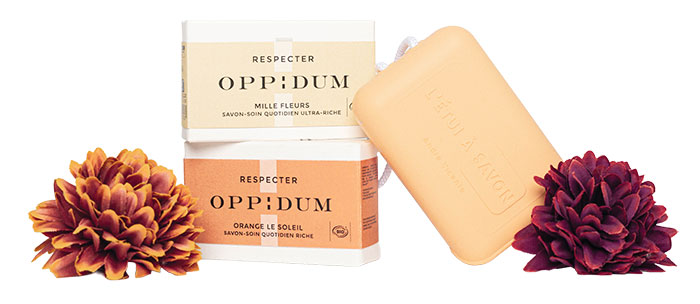 Shopping fête des mères avec un coffret parfumé