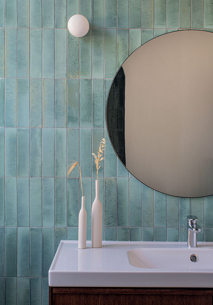 Salle de bains de la maison de maître rénovée dans le Tarn