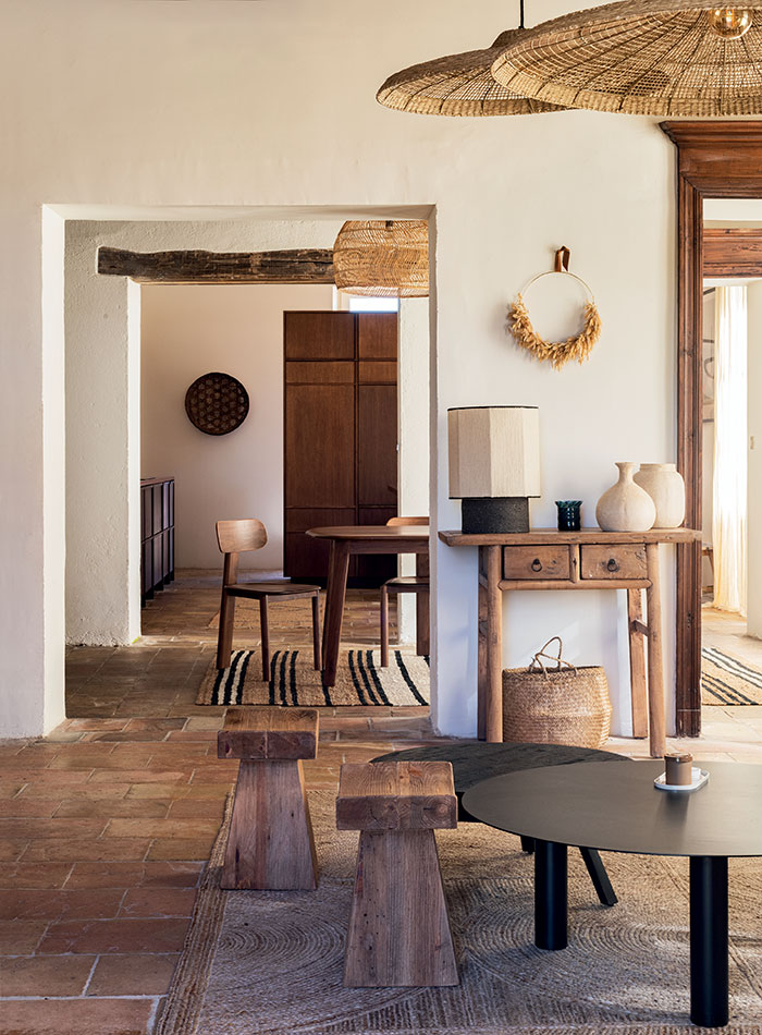 Salle à manger de la maison de maître rénovée dans le Tarn