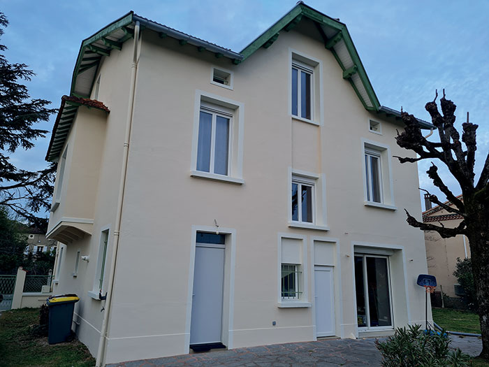 Façade de la maison de Castres après rénovation