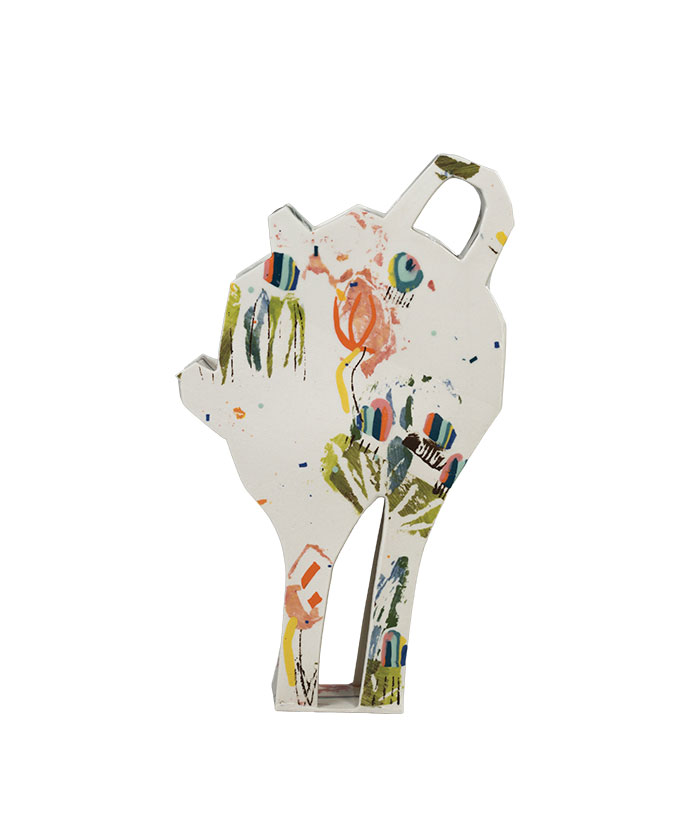 Céramique contemporaine avec une théière unique avec mélange
de graphisme et de couleurs
sur porcelaine à cru