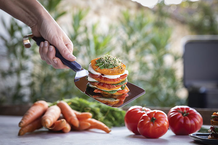 Cuisine en plein air avec la spatule large en inox de Eno