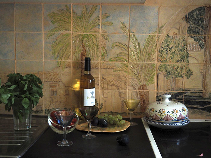 Élisabeth Ledoux, décoratrice murale : vue sur la crédence terminée de l'Alhambra Kitchen