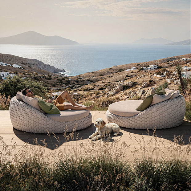 Évasion solaire avec Daybed Kobo de la marque belge Manutti