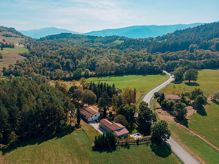gite d'ici et d'ailleurs lové dans les Pyrénées ariégeoises