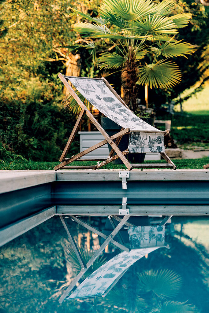gite d'ici et d'ailleurs avec aperçu de la piscine du gîte