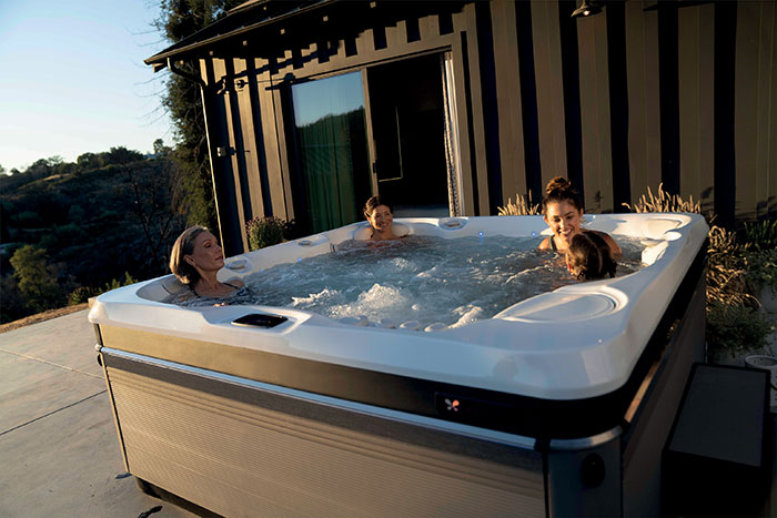 Un spa pour une cure de bien-être avec en visuel un spa de la marque Caldera Spas