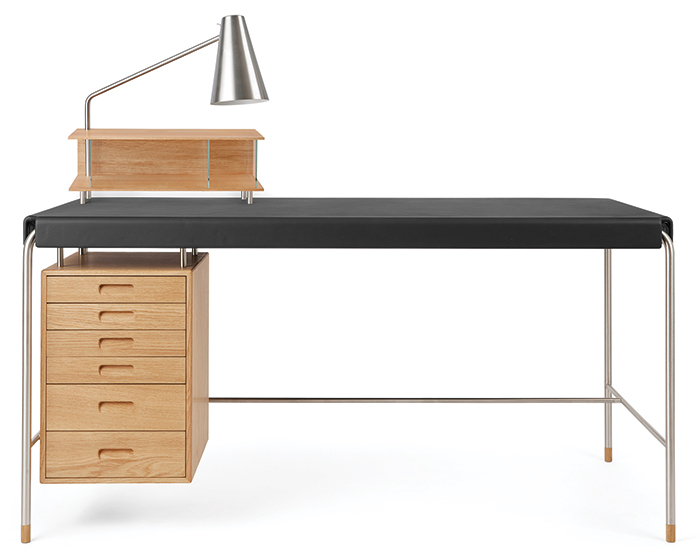 Bureau AJ52 de Carl Hansen & Son chez Carl Hansen & Son Flagship Store à Toulouse