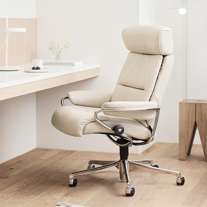 Fauteuil Tokyo de Stressless chez Cerezo à Portet-sur-Garonne et Meubles Dauzats à L'Union